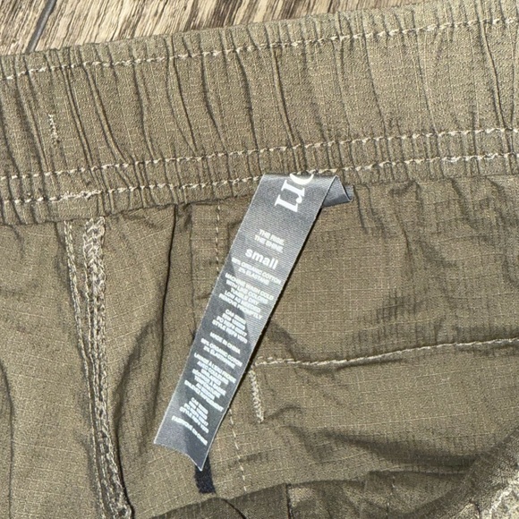 Vuori Small Men’s Shorts EUC - Picture 4 of 6